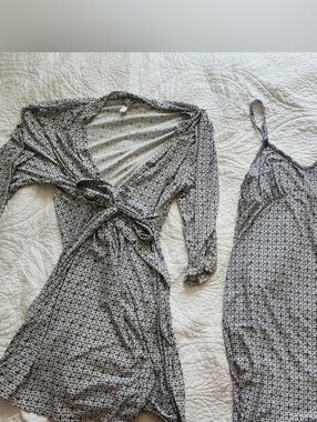 Marilyn Monroe Grays Nightgown and Robe Pajamas Set